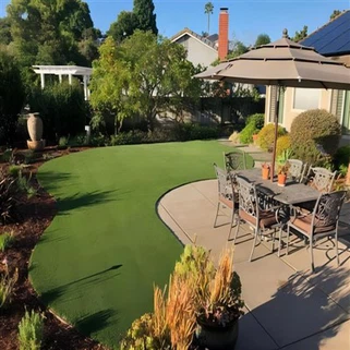 Desain Lansekap Taman—Karpet Rumput Buatan Tanah